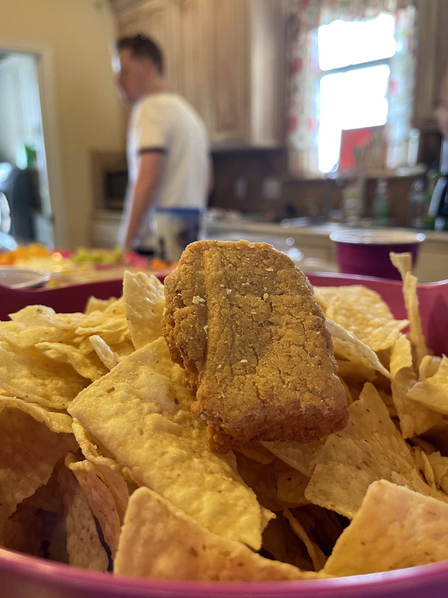 kcdilla_evans's tweet photo. .@Tostitos could you please explain what this is and why it was in my bag of chips I just bought? Please help. https://t.co/CUZtD5noeJ