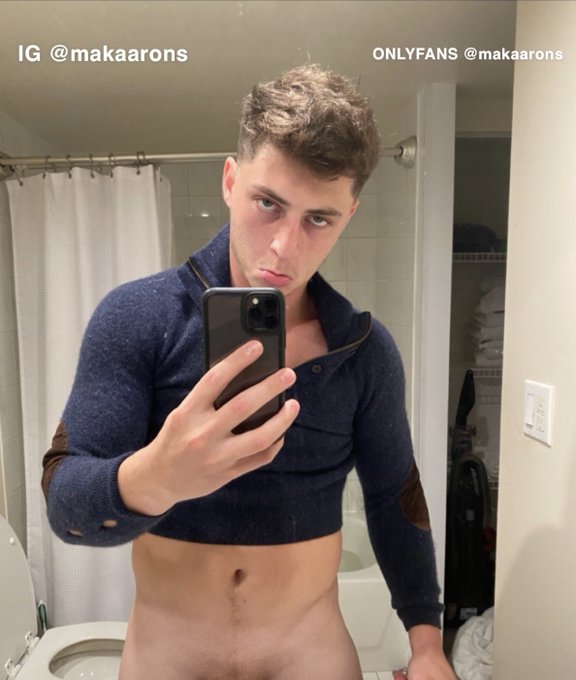 My favorite sweater shrunk😭.. retweet if you like sweaters🤪 you may have something waiting for ya if