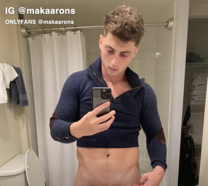 My favorite sweater shrunk😭.. retweet if you like sweaters🤪 you may have something waiting for ya if