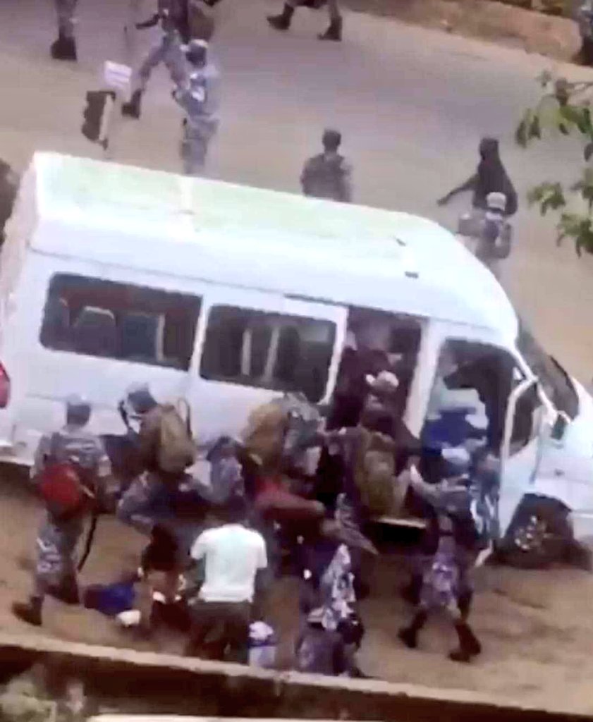 Côte D'Ivoire/ Des Gendarmes Sèment La Terreur À Adjamé Et Bastonnent Une Journaliste
