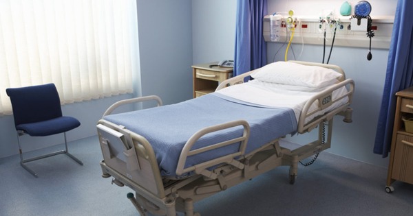 Sector privado dispondría de 130 camas para pacientes no Covid-19 de hospitales de la CCSS bit.ly/3hiR9sv #NM935