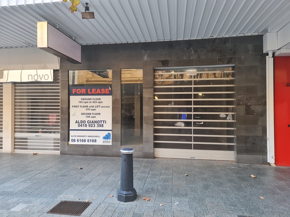 Now on the eastern side of  #HaySt which is pedestrianised between  #WilliamSt and  #BarrackSt. Again fairly large ground floor  #retail units vacant. #DeathOfAHighStreet?