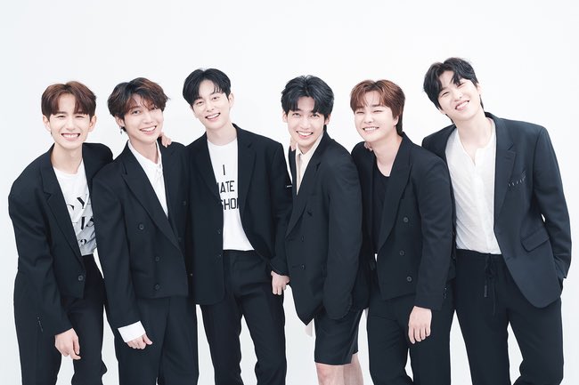 theseoulstory's tweet photo. Boyfriend will be reuniting to release a new song on May 26 to commemorate the 10th anniversary of their debut

They will also be doing live broadcasts to communicate with fans

Source: https://t.co/d9OpahEPbW https://t.co/2uEutsdItO