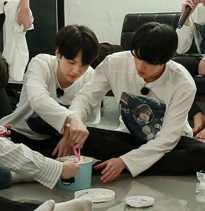 yoonjin (cuidando de la maknae line) as 101 dálmatas