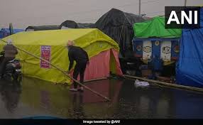 Sandhu_Kdeep1's tweet photo. Despite being met with police batons, water cannons barricades, deadly violence,  sitting through the harsh winter, rain, and now reaching close to the peak of summer the Farmers are still determined to continue their protest until the laws are repealed
#ModiStopExploitingFarmers https://t.co/rO5Vh27dkD