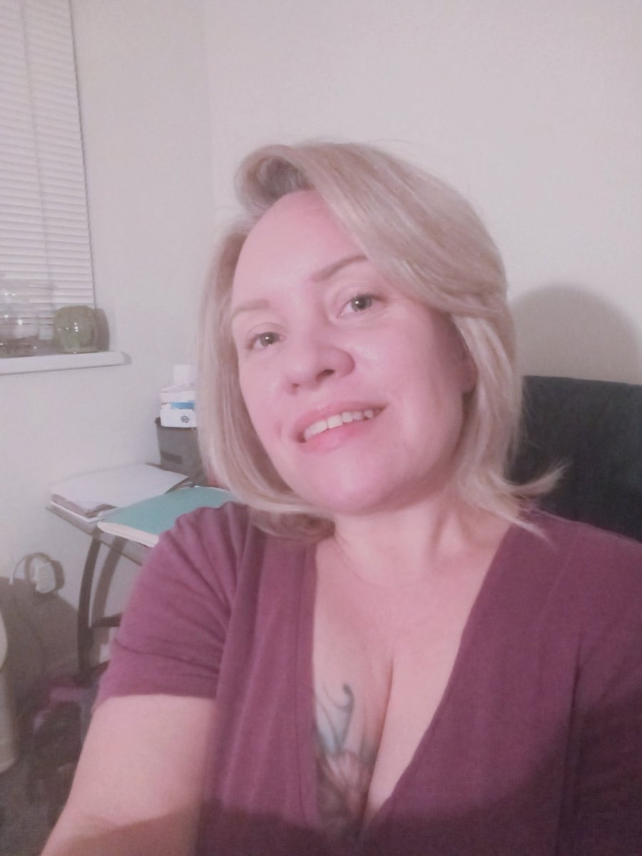 Csizzlez's tweet image. 