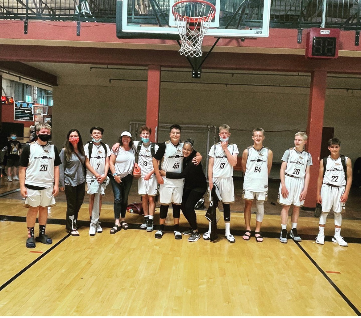 Happy Mother’s Day from #born2ball and thank you to all the mom’s, dad’s and families who keep this program going! 👏🏽❤️🏀
