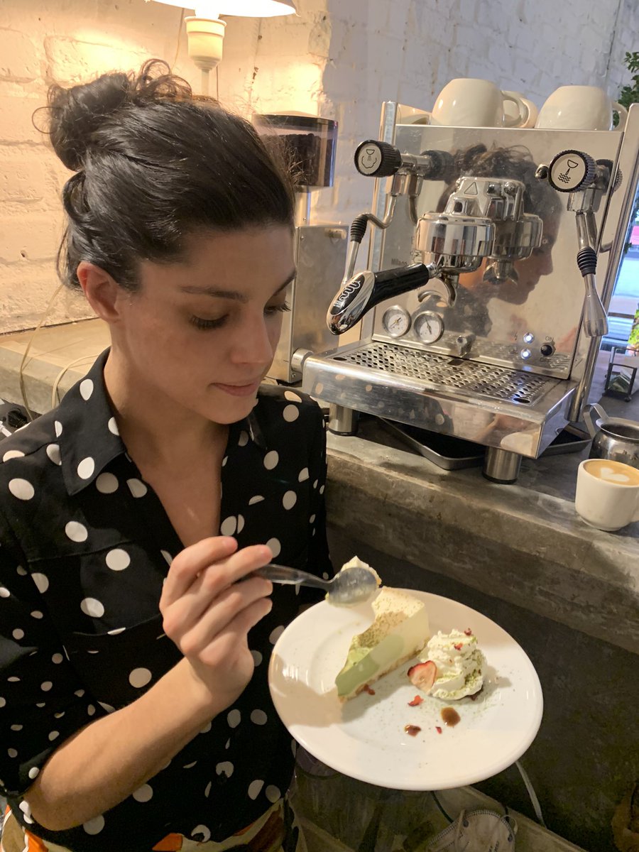 錦 Nishiki イタリア人の友達で本場のバリスタ シェフ これから彼女と一緒にピザ売ります