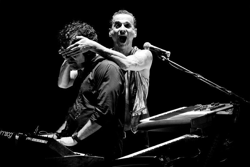 Dave gahan martin gore. дейв гаан 1994. мартин гор сейчас. Depeche mode gore. Depeche mode martin gore.