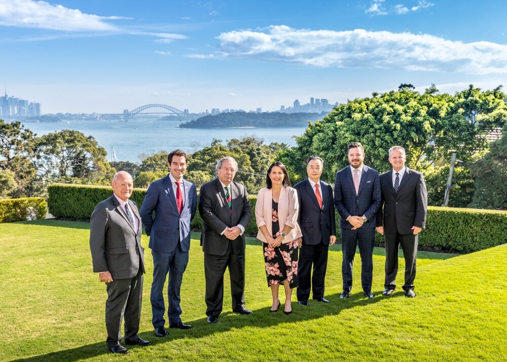 CCWF_AU's tweet photo. #FlashbackFriday when Dr Chau Chak Wing met with Commandos Welfare Trust, @LegacyAust @SoldierOnAust @JBBale @LifelineAust 

https://t.co/yZd3lVEMib 

#workingtogether #partnerships #australiancharities #chauchakwing #drchauchakwing #nonprofit #australiannonprofits #philanthropy https://t.co/Rq2FLytP85