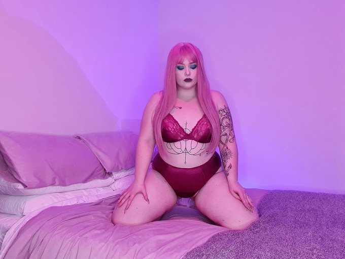🍑💦PeachyPinup💦🍑's pics and videos E0a6 pWVIAAPYJP jpg:small preview
