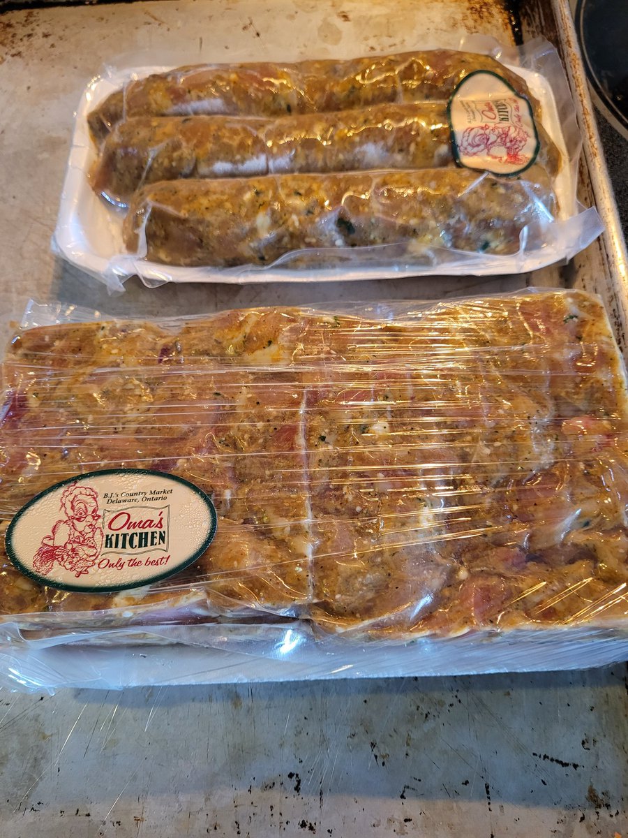 lucancbj's tweet photo. Thanks @SpringClovers we enjoyed Chunky Chucken Burgers and Sausages from #omaskitchen #bjsmarket tonight! Yummy!!! @VisitMiddlesex @CountyMiddlesex @MiddlesexCentre #MiddlesexStrong #MiddlesexProud https://t.co/uCY5fmJjOY