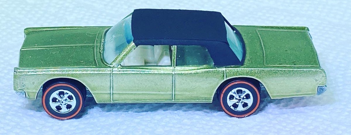 lfjii's tweet photo. Custom #redlinehotwheels Plymouth. Built from junkyard “Police Cruiser” parts. (USA 1969) #diecastrestoration #customdiecast #spectraflame https://t.co/01be2nW2J9