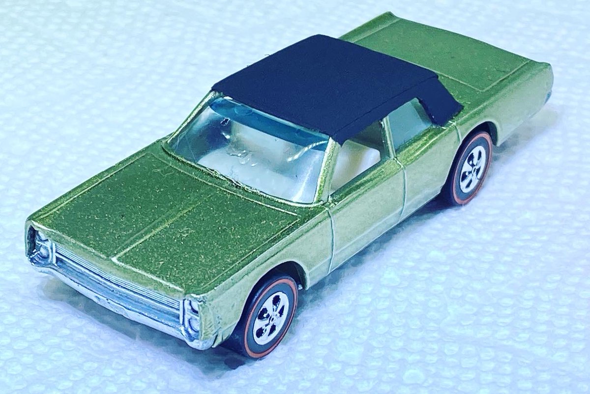 lfjii's tweet photo. Custom #redlinehotwheels Plymouth. Built from junkyard “Police Cruiser” parts. (USA 1969) #diecastrestoration #customdiecast #spectraflame https://t.co/01be2nW2J9