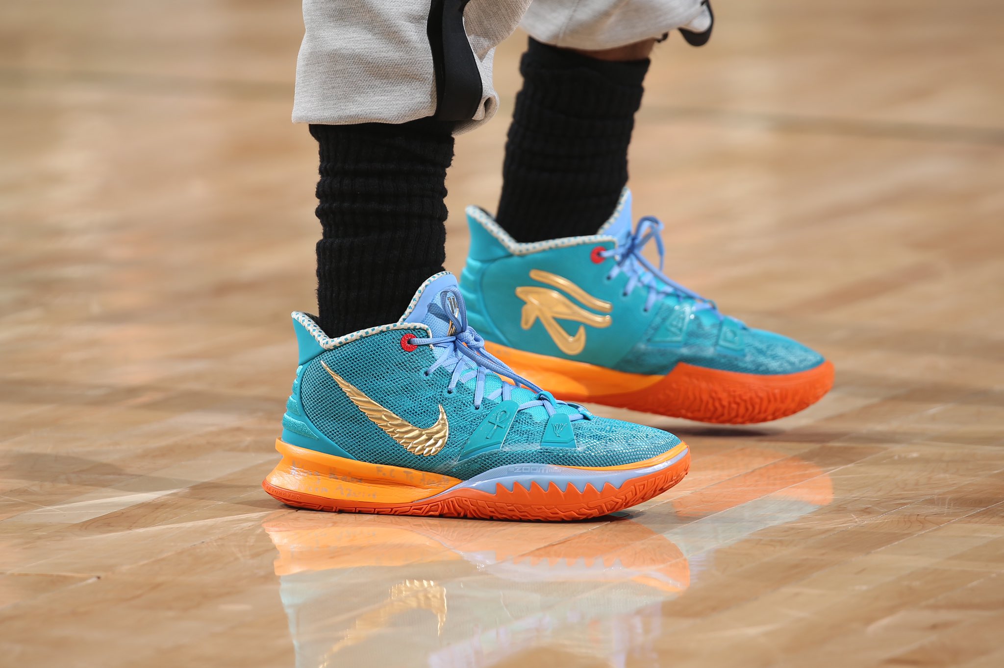 Kyrie irving 5 clearance blue