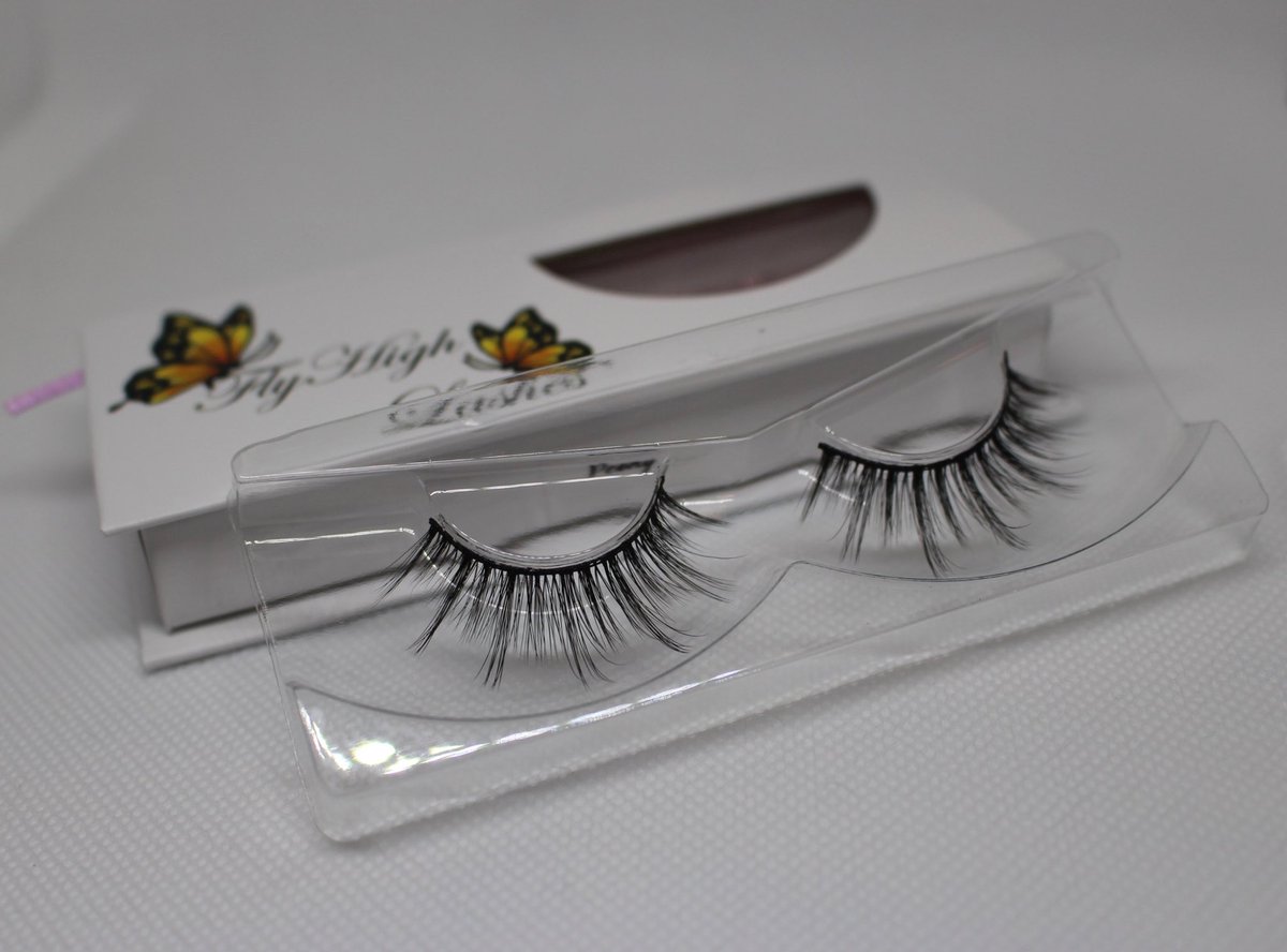 Style “Peony”
synthetic lashes, can wear up to 25 times

#lashes #ilovelashes #syntheticlashes #synthetic #syntheticstrip #striplashes #eyelashes #lashesonfleek #bomblashes #flyhighlashes #smallbusiness