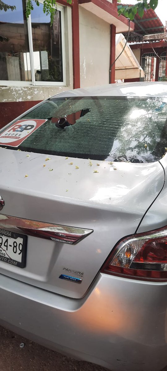 ValeriaMarcial's tweet photo. #violencia
La candidata a Presidenta Municipal  en  Acayucan, Veracruz,  por el Partido Redes Sociales Progresistas (RSP), Norma Angélica Diz Reyes, denunció un ataque a su automóvil esta madrugada  en el interior de su domicilio. https://t.co/BAis1il98x