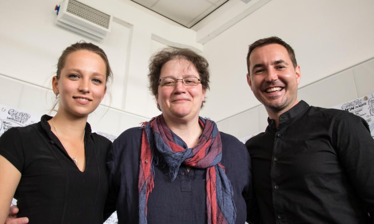 We *definately* don't know who H is... but till we find out (hopefully very soon!) we can fondly remember the day that MC came to UoD to meet Prof NND <a href="/lrcfs/">Leverhulme Research Centre for Forensic Science</a> 

Find out why 👉 buff.ly/3e8Qxng
#LineofDutyFinale