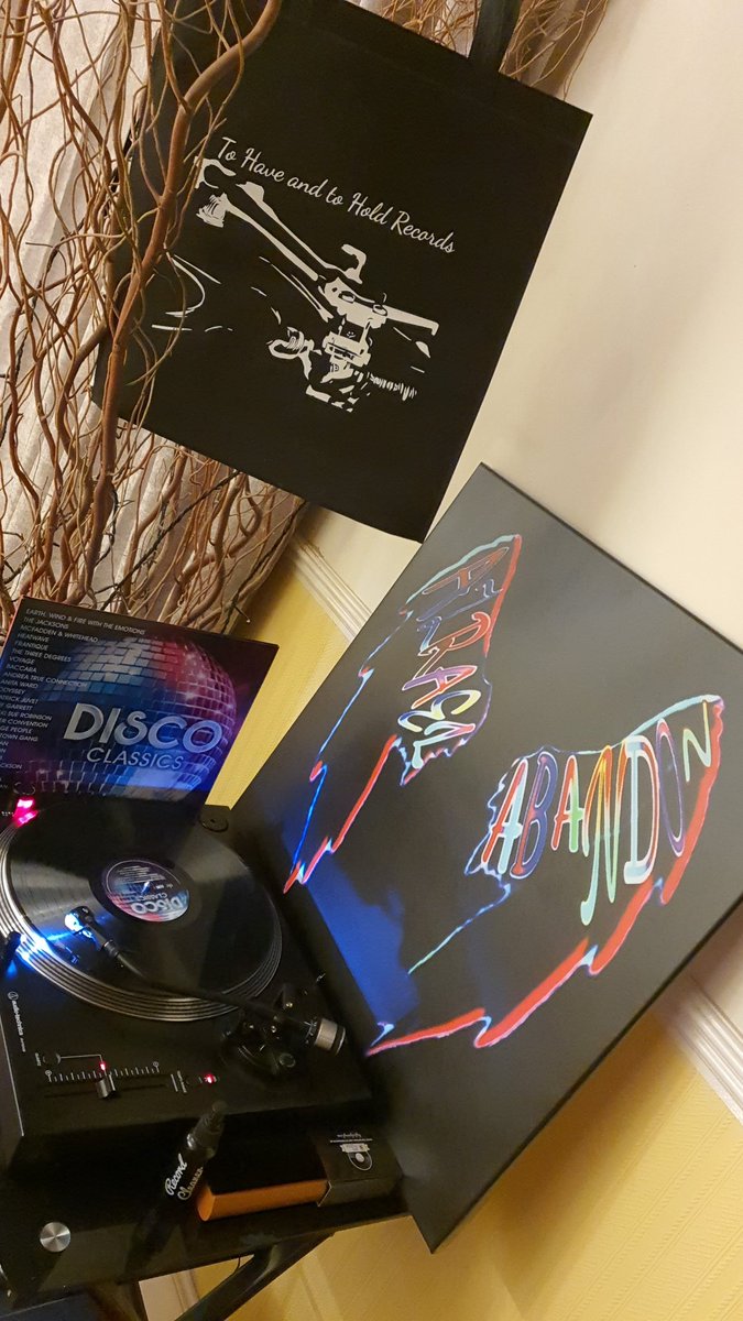AzraelAbandon's tweet photo. @thathrecords what a great local record store, managed to pick me up some treasure there Saturday! If you love Vinyl get down there! #vinylrecords #vinyladdict #RecordStoreDay #tewkesbury #classic #vinyl #music #soundcloud #spotify #Appleusic #checkitout #recordstorelove https://t.co/3fOlSItTcf