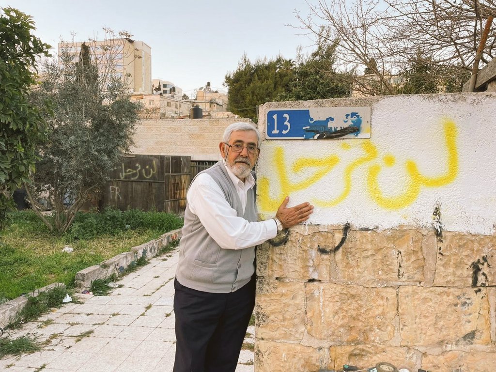 PalestineCultu1's tweet photo. "We will never leave"

Nabil al-Kurd sprayed on the wall of his home in #SheikhJarrah neighborhood.
#SaveSheikhJarrah 
#انقذوا_حي_الشيخ_جراح https://t.co/lmhAEIl9qA