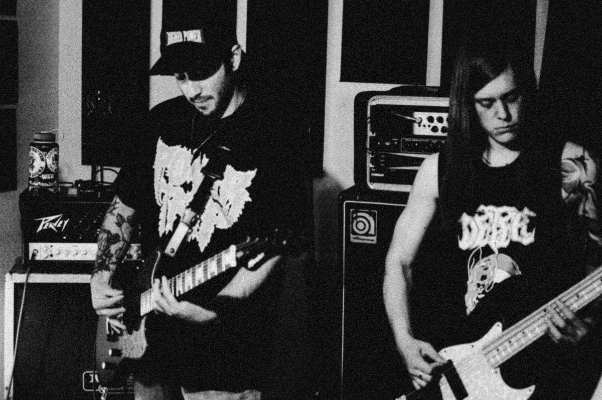 mouthforwarco's tweet photo. Making these new songs our bitch. 

#LCIG 5/14 https://t.co/VVMmzfae7E