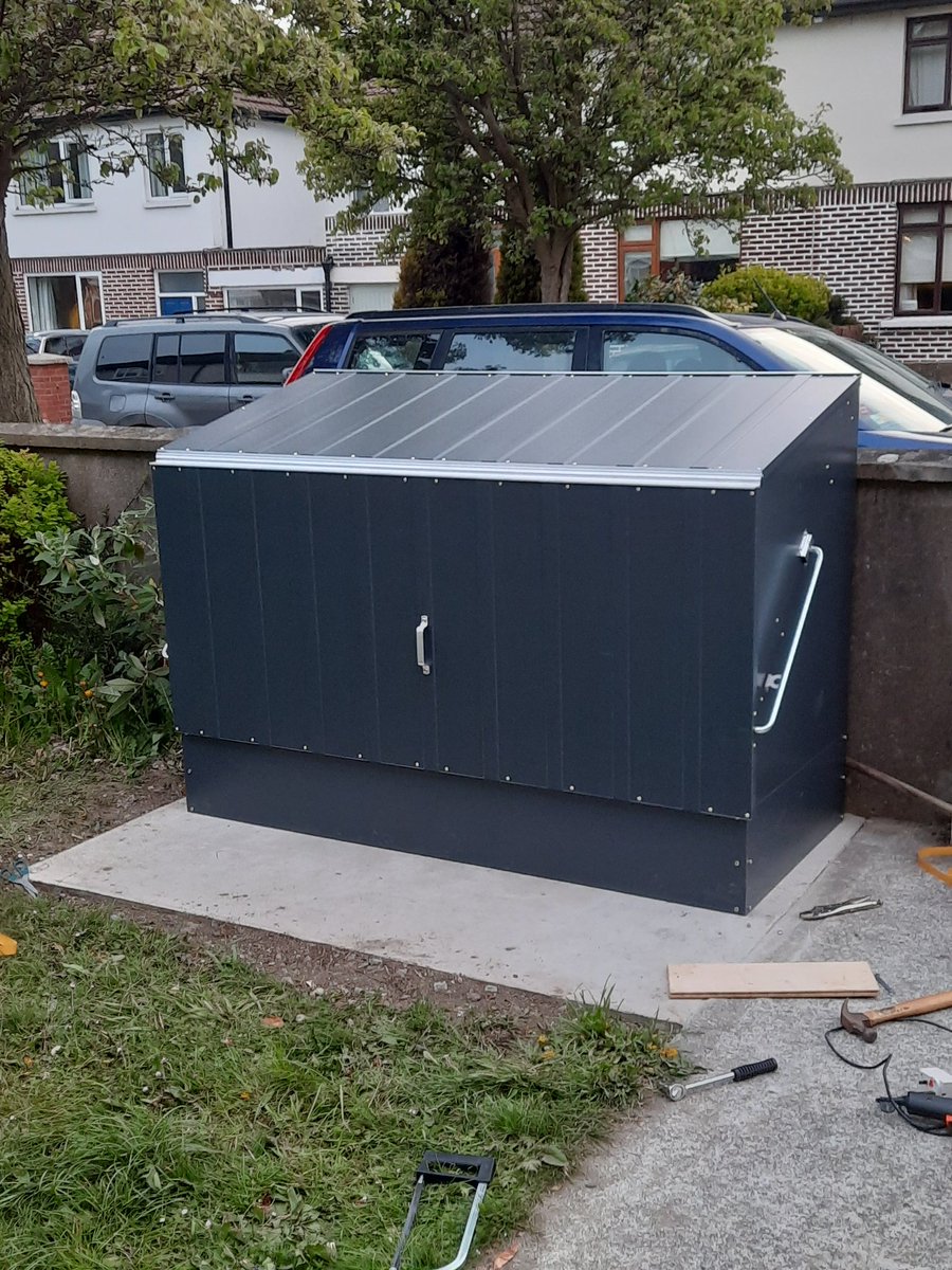 naoiseomuiri's tweet photo. Job done - took longer than expected but there you go - thanks to the neighbours for their 'forbearance' (you know who you are...😀) https://t.co/CIoEdsJO3U