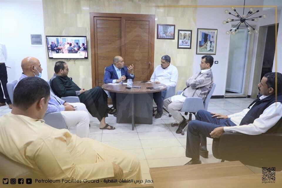 PFGuard_Libya's tweet photo. عقد مساء السبت1 مايو اجتماع ضم كل من نائب رئيس حكومة الوحدة الوطنية  السيد/رمضان ابوجناح وعضوي المجلس الاعلى للدولة السيد/ماما سليمان بلال والسيد/ بكدا محمد علي الكوني، ورئيس جهاز حرس المنشآت النفطية العميد/علي امحمد الديب ومدير مكتب وزير المالية السيد/عبدالسلام سعد https://t.co/Bw8x8OQosy