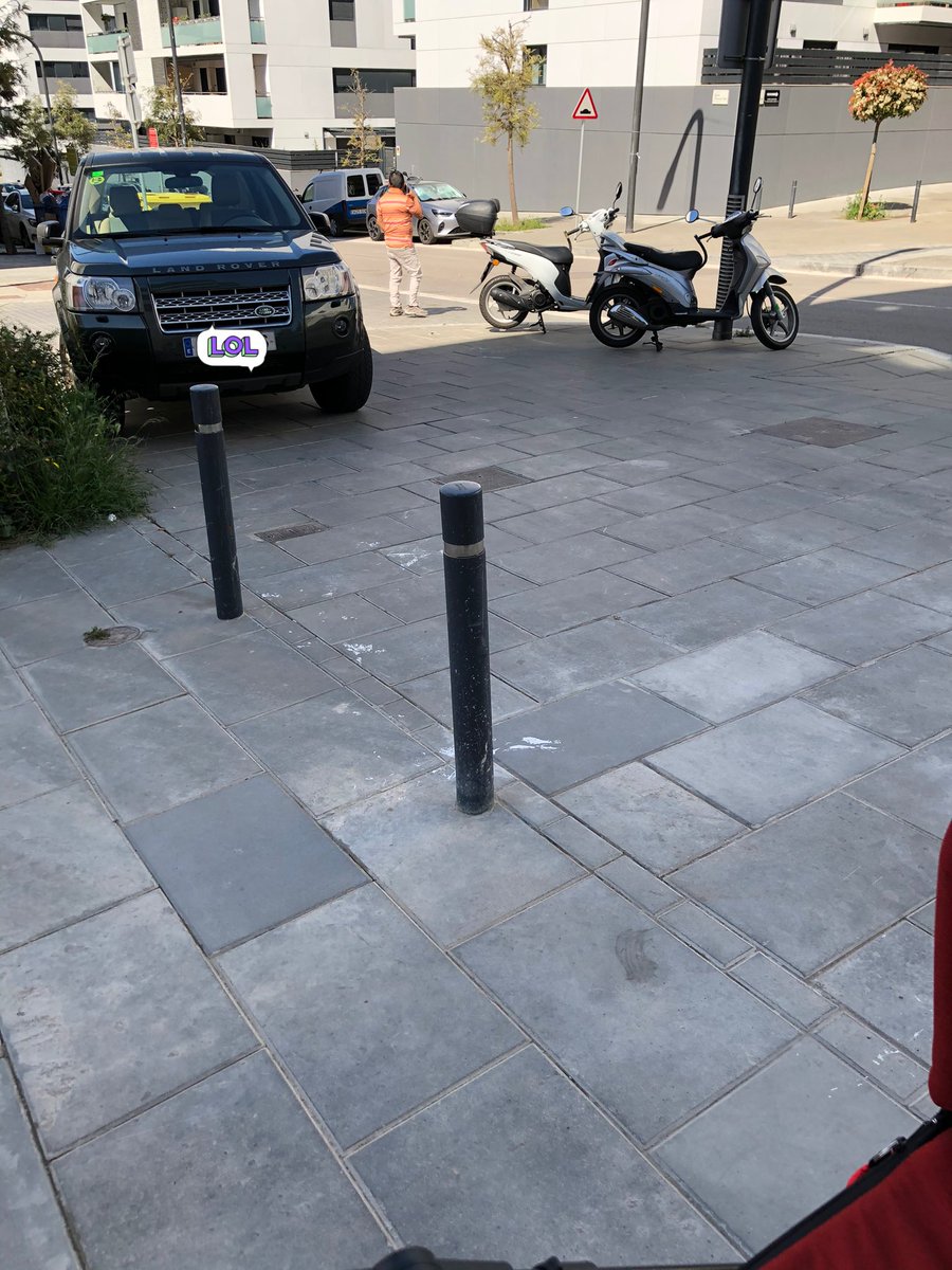jose_bcn_83's tweet photo. @MoragasMar @santjustcat Jo li dic cada dia al meu petit que no anem de passeig sinó a fer gimcana per el barri @ElNouMasLlui https://t.co/IBg03x2NXT