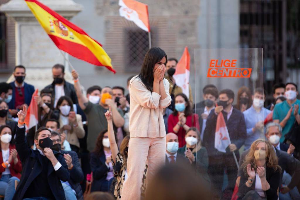 begonavillacis's tweet photo. Termina una de las campañas más emocionantes por mucha razones pero, sobre todo, por lo mucho que nos jugamos.

El #4M, elegimos entre los extremos y el Madrid de todos que solo representa @BalEdmundo 

Elijamos convivencia, elijamos #PolíticaÚtil, elijamos Madrid

#VotaEdmundo4M https://t.co/iZflMsRTUY