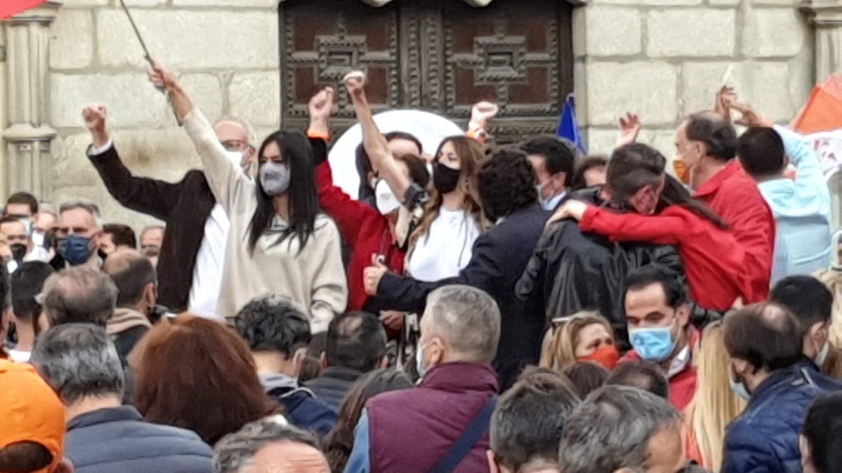 Termina una de las campañas más emocionantes por mucha razones pero, sobre todo, por lo mucho que nos jugamos.

El #4M, elegimos entre los extremos y el Madrid de todos que solo representa <a href="/BalEdmundo/">Edmundo Bal</a> 

Elijamos convivencia, elijamos #PolíticaÚtil, elijamos Madrid

#VotaEdmundo4M