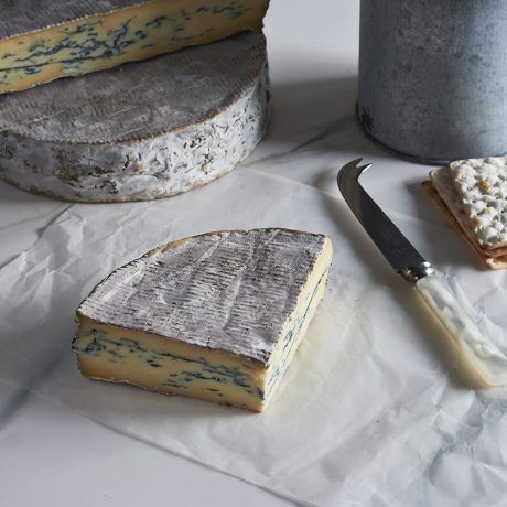 We LOVE this cheese so much we based our Sheffield Blue cheese on the recipe.  Unfortunately we are not making cheese right now.... but you can add this to your order for Friday/Saturday deliveries 👉 buff.ly/3t4G54w
#SheffieldisSuper
#Sheffield 
#SupportLocal