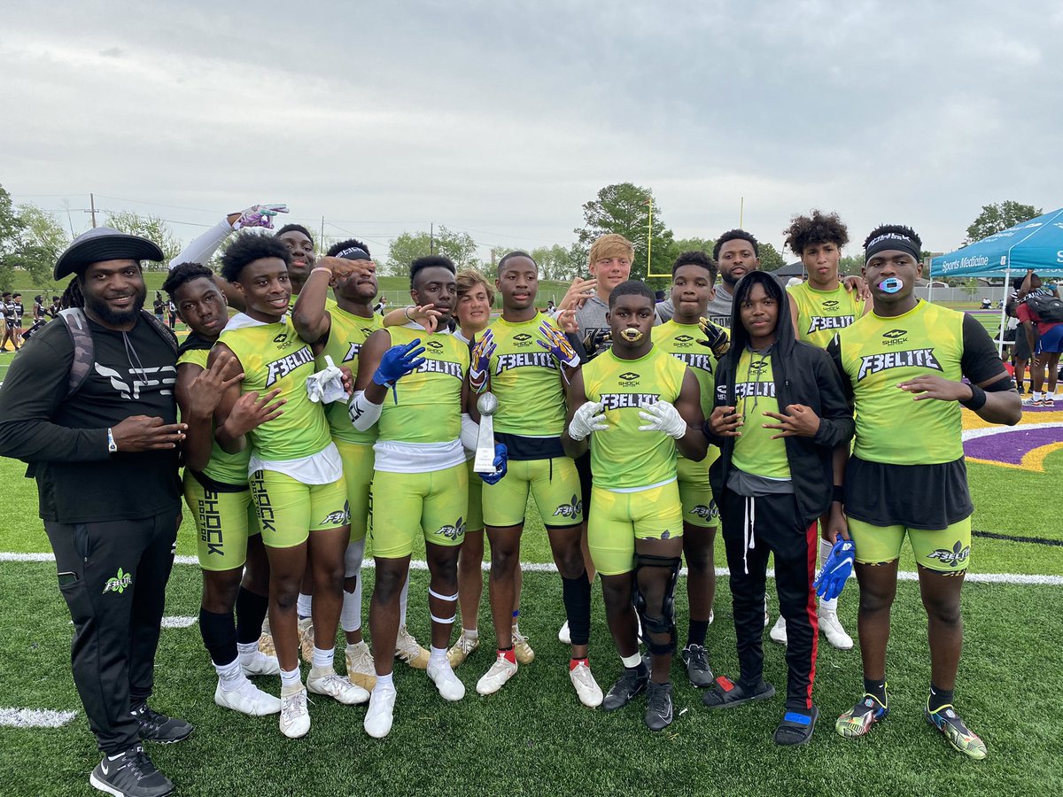 born2lead2012's tweet photo. Elite of the South 2021 15U Champions ...@F3Elite7v7 ‼️ #threesup 👌🏾💚🏈🔥🔥 #futureisbright #wework 💪🏽 https://t.co/fjd69Hjlhu