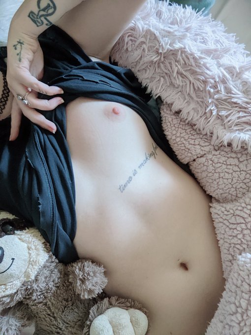 Join page and always wake up to a good morning message 🥰   https://t.co/HHPnZ9ZZf9 https://t.co/zJAc