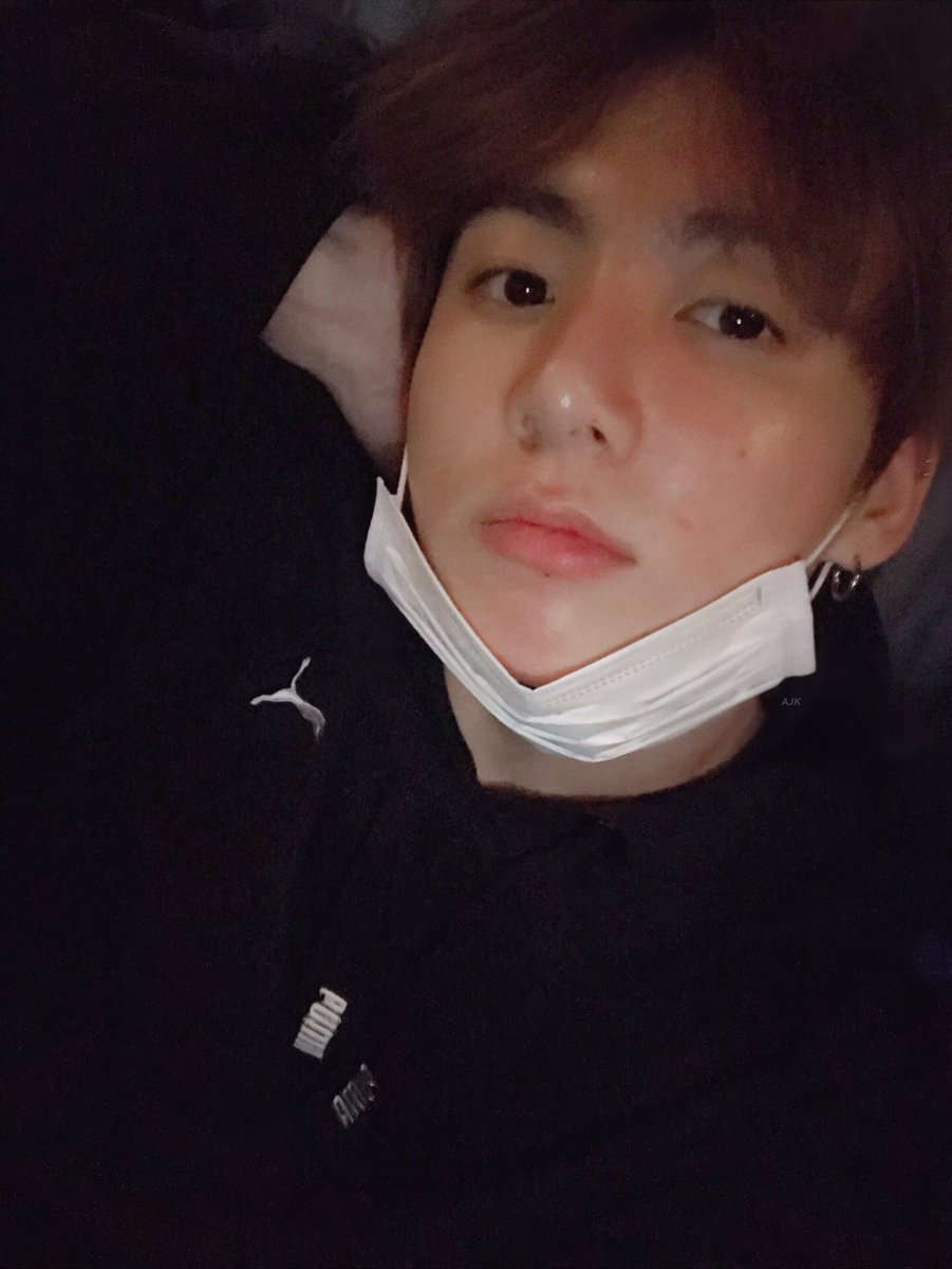 archiveforJK's tweet photo. missing jungkook https://t.co/pUGd3jrE9O