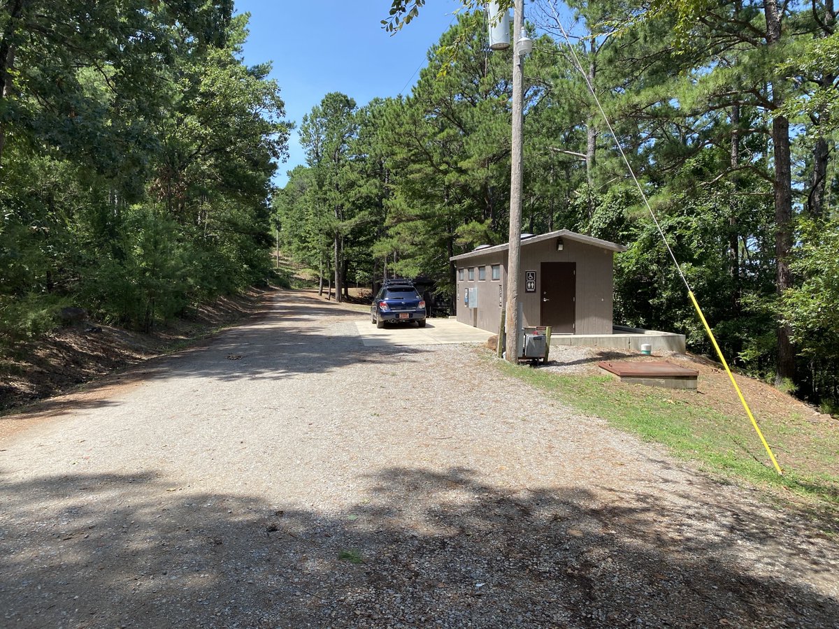 OklahomaParks's tweet photo. Looking for a great place to get on the water for a quiet summer getaway? For this week's #StateParkSunday, check out the lake huts at McGee Creek. These are filling up quickly, so plan that trip today and don't forget your kayak!
🛶 https://t.co/VPIfZsYYGk
#OKStateParks https://t.co/SEAjIkgTCt