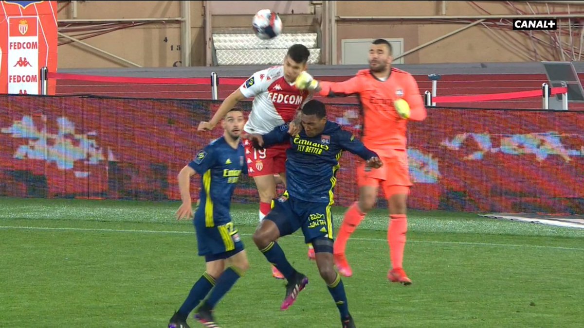 Instant Foot ⚽️ tweet media