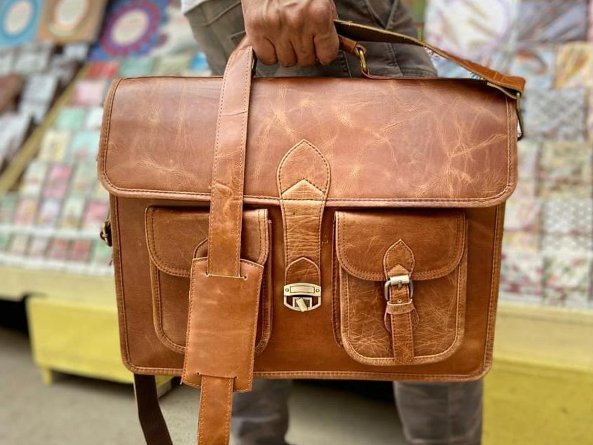 J_D_customs's tweet photo. Leather briefcase bag for just 25π· | only 3 available
#jdcustoms #wallet #leather #bag #fashion #handmade #handbag #purse #leatherairpodcover #bags #leathercraft https://t.co/mllYDYtDXw