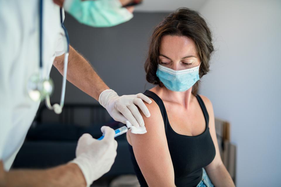 Forbes's tweet photo. Will companies mandate workers to get vaccinated now that employees are being told to return to the office? https://t.co/J9n0PdORF6 https://t.co/Lpw9KRAJOH