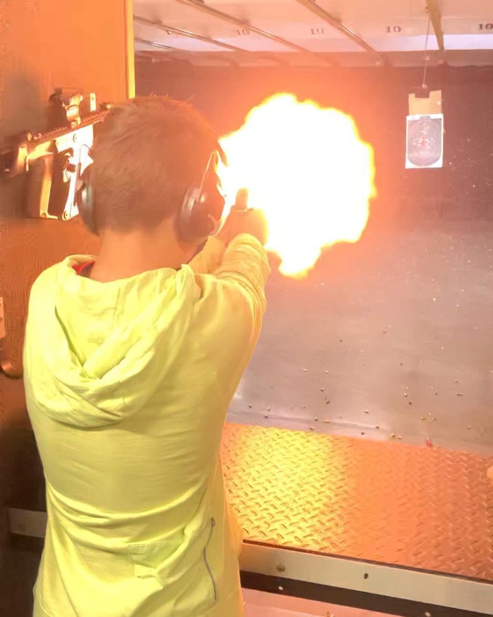 DVCGunRange's tweet image. 📸 @csongorbacso

“@dvcventures first time shooting🔫🔫”

#vangunrange #tourismbc #wearetourism  #exploreBC #exploreVancouver #portcoquitlam #gunrange #indoorshootingrange #pewpew #guns #gunsofinstagram #vancouverbc #thingstodoinvancouver #bigguns #gobigorgohome #fireball