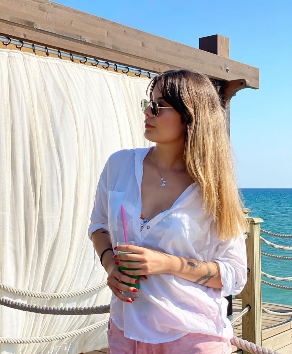 cerenataa0's tweet image. Yeniyim Buralarda Bı Hoşgeldin Alırım