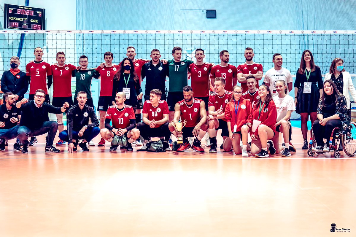 Ana_Okolus's tweet photo. @TAURON1Liga jest nasza 😁🏐🔥 #legiawarszawa  @LegiaSiatka #tauron1liga @ChrobryGlogowSA https://t.co/cAPQbxbiHe