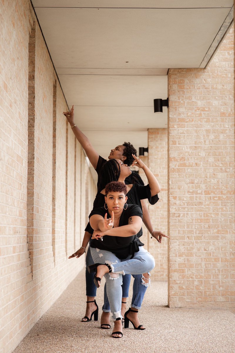 HTZetas's tweet image. Congratulations to our graduating SororZ! Heavy on the FINER WOMANHOOD 💙🕊 #ZetasGRADUATE #YAFaveZetas
