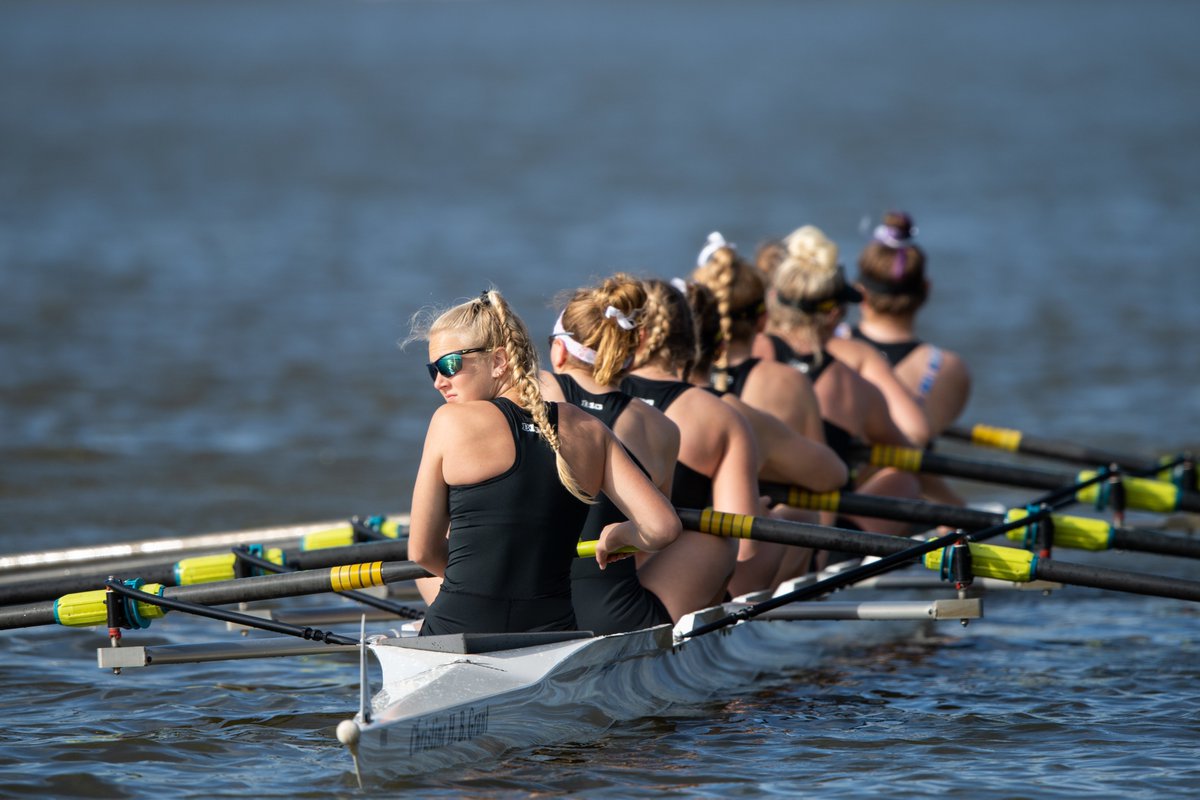 iowarowing's tweet photo. Difficult conditions made for a challenging race day on Belleville Lake for the #Hawkeyes.
π: https://t.co/YCodUDn01f | #RowHawks π¦
https://t.co/cw170YyTb2