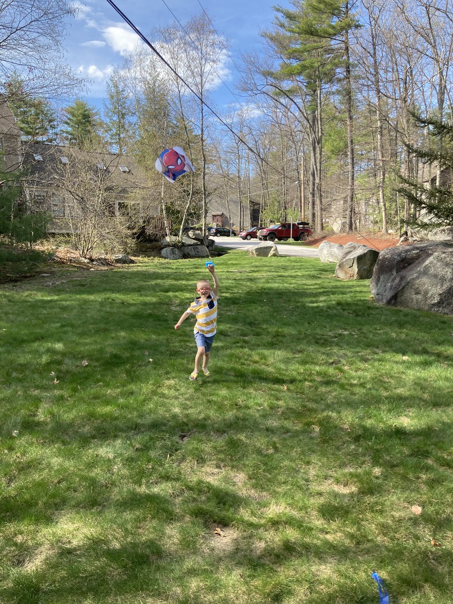 MrsButtonHDMS's tweet image. Ending April vacation with this image of pure joy seared into my heart 💜 #HDMSPride #Wevegotthis #goflyakite