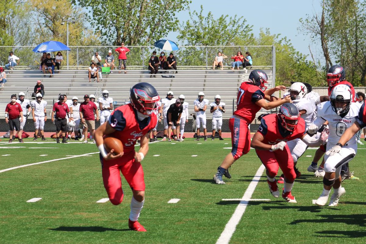 PGEaglesFB's tweet photo. Our starting quarterback, Devin Hall! #BirdBrigade #CultureNeverGraduates #RowtheBoat @devinhall_7 https://t.co/7Ra9Yj7olk