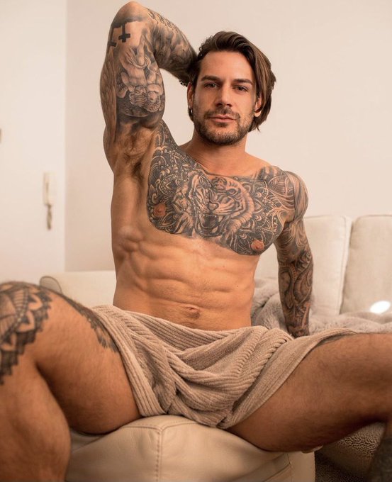 Come remove the towel... 💦   💥 https://t.co/GXU5tbKFF7   😉 JOIN NOW!!!   Come see what your missing out