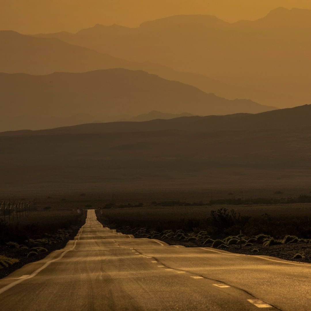 Unique_Abstract's tweet photo. Death Valley at sunrise by Craig Welch
Worth a click on the image ✔️ https://t.co/1xqS9jKoJ4