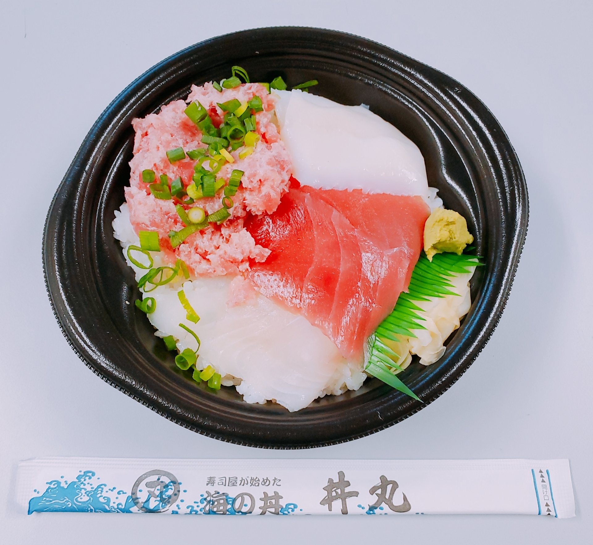 ミカド田無店 の人達 こんにちにゃす お持ち帰り専門店 丼丸 Seafood Bowl Shop In Tanashiさん メニュー豊富で悩むので店長さん お ま か せメニュー٩ ᴗ ๑ و 裏メニューも 丼丸 田無店hp T Co Y4wripnfkm 西東京市