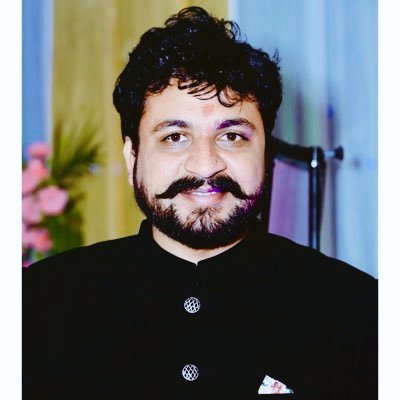 mishraaditya715's tweet image. मालधारी सेना के प्रमुख मालधारी समाज के युवा नेता @idineshdesai जी को जन्मदिन की हार्दिक शुभकामनाएँ। #DineshDesai 🎂💐