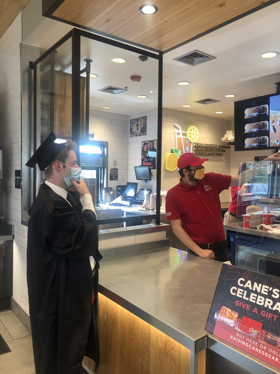 FeeleyOwen's tweet photo. .@Raising_Canes got me right for graduation pics https://t.co/4MfuUfobp3